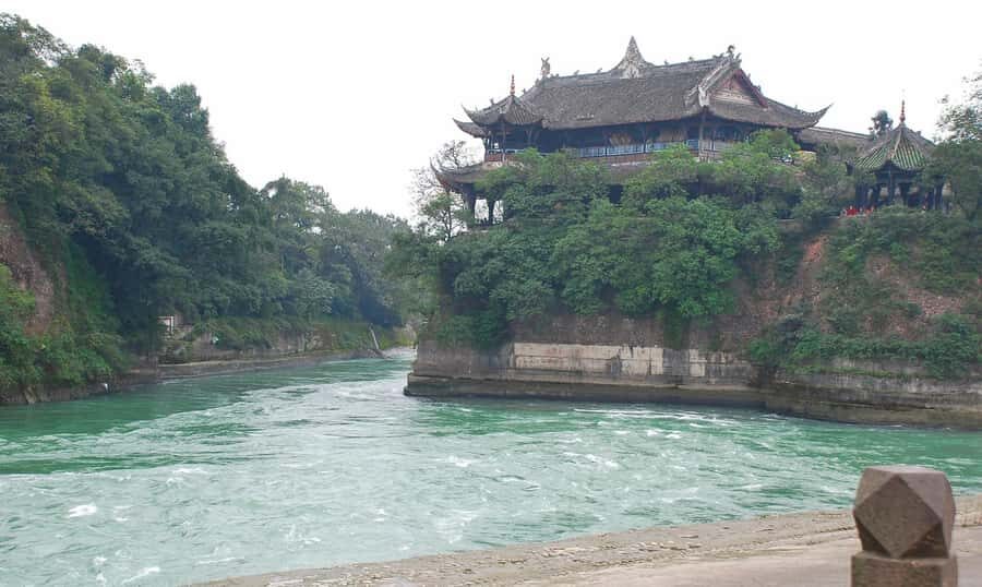1-Day Mount Qingcheng and Dujiangyan Irrigation System Tour - Mount Qingcheng: Front Mountain first, then the cooler (and bigger) Back Mountain