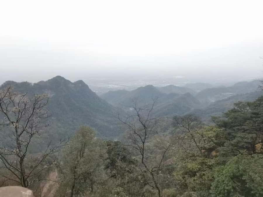 1-Day Mount Qingcheng and Dujiangyan Irrigation System Tour - 9:00am pickup from Chengdu: logistics that keep the day from slipping