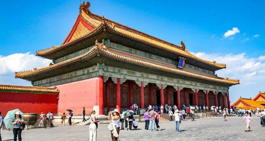 2-Day All-Inclusive Tour: Great Wall, Forbidden City & More - Hutong Courtyard Life by Rickshaw: Narrow Alleys, Real Feel