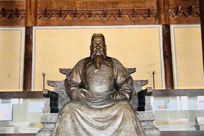 All Inclusive Private Tour: Juyongguan Greatwall, Sacred Road, MingTombs - Lunch That Actually Fits the Day: Peking Duck and Water Included