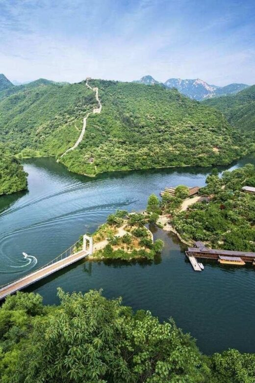 All-Inclusive Private Tour:Mutianyu&Huanghuacheng Great Wall - Lunch and the road stops: a cultural meal plus a shopping caveat
