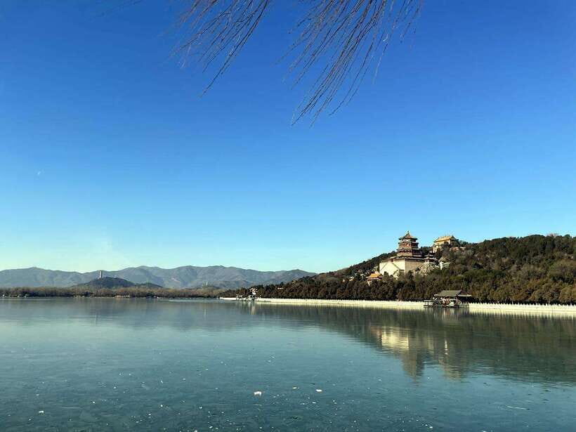 Beijing: 2-Day private Tour with Great wall& Forbidden city - Day 1: Tiananmen Square to the Forbidden City (with a one-way route)