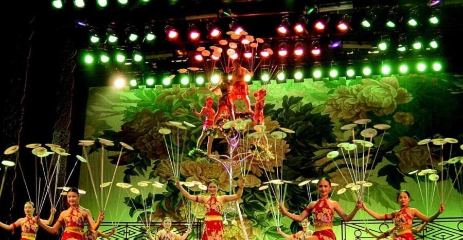 Beijing: Acrobatic Show with Peking Duck Dinner Private Tour - The Acrobatics Show: Big Skills, Real Control