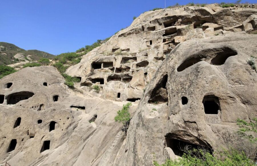 Beijing: Guyaju Cave Dwellings with Optional Visits - Guyaju Cave Dwellings: 117 Tang-era caves and a quiet kind of wow