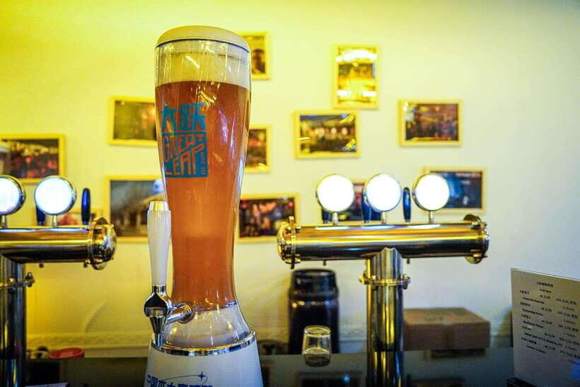 Beijing: Hidden Gems Guided Food Tour with Beer and Tastings - Hotpot with craft beer and bell tower views
