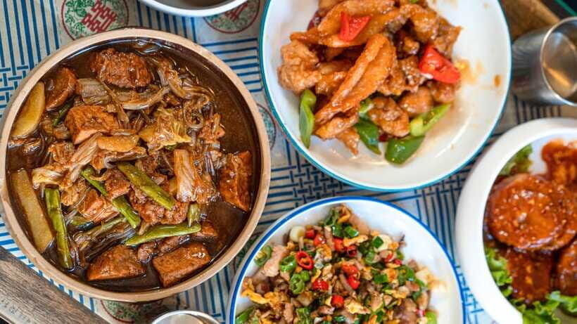 Beijing: Hidden Gems Guided Food Tour with Beer and Tastings - How the guide shapes the whole night