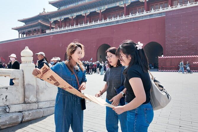 Beijing Historic City Guided Walking Tour + Calligraphy Creation - Liulichang Street and calligraphy creation: art you can actually try