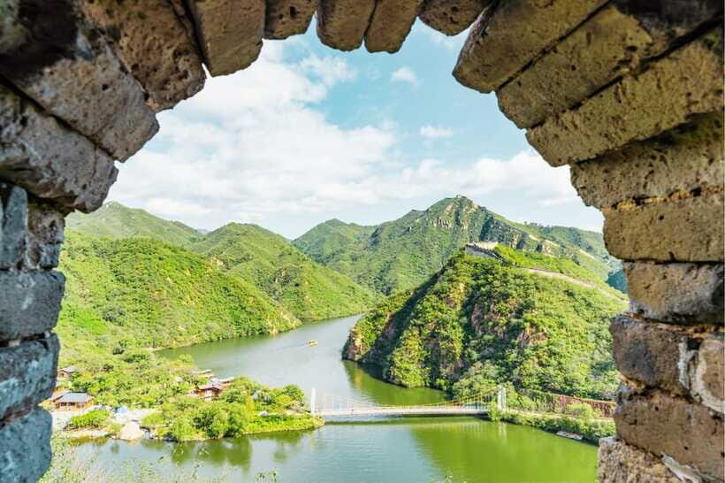 Beijing: Huanghuacheng Lakeside Great Wall Bus/Private Tour - Why Huanghuacheng’s water-adjacent Great Wall feels different