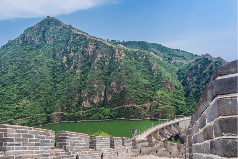 Beijing: Huanghuacheng Lakeside Great Wall Bus/Private Tour - Guide quality: English support that actually helps