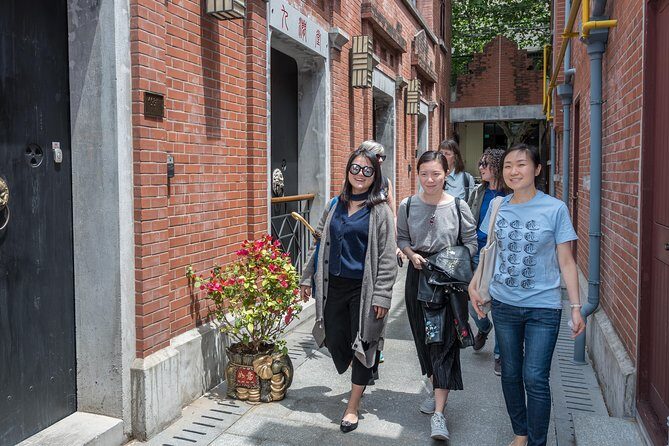 Beijing: Hutong Breakfast Food Tour - Finding Lost Plate: Zhongguo Meishuguan Exit B and the Yellow Tote