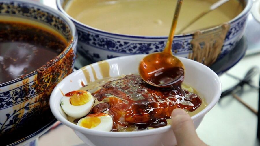 Beijing: Hutong Culinary Walking Tour with 15+ Tastings - Meeting at Dongsi Subway Exit B and Getting Your Bearings