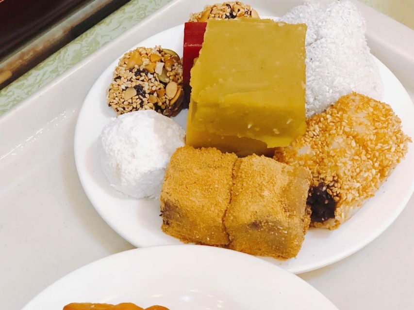 Beijing: Hutong Culinary Walking Tour with 15+ Tastings - Malatang and Hot-Spiced Comfort: When Warmth Becomes the Main Event