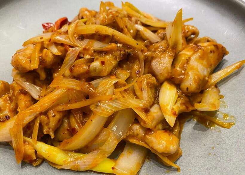 Beijing Hutong Dinner and Beer Walking Private Tour - Second dinner and the beer stop: pairing food with beer culture