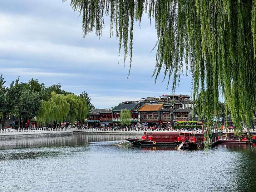 Beijing: Hutongs & Drum Tower City Walking Tour - Yandai byway: snack time and real-street shopping