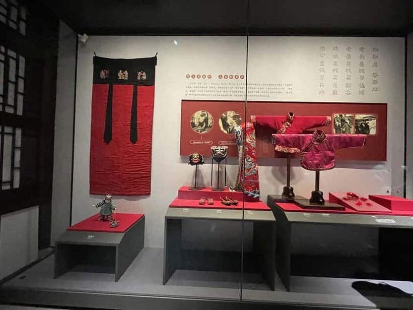 Beijing: Hutongs & Food & Culture Walking Tour - Tea house time and folk craft moments (including calligraphy and paper cutting)