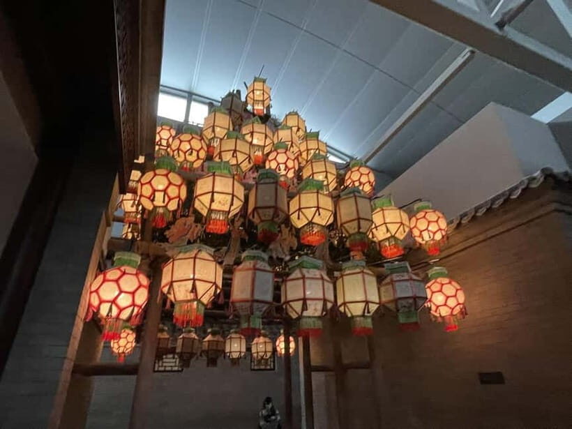 Beijing: Hutongs & Food & Culture Walking Tour - Optional rickshaw ride and home visit: what you gain