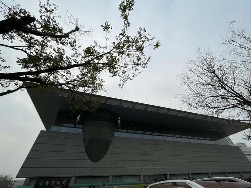 Beijing: Hutongs & Food & Culture Walking Tour - Picking your starting point: Drum Tower, Capital Museum, or Shichahai