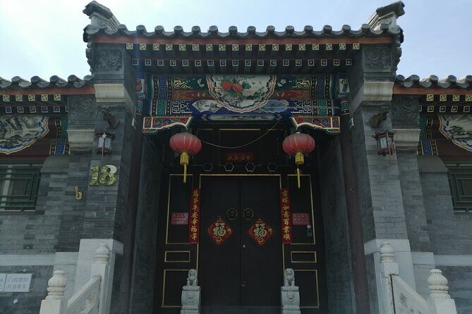Beijing Hutongs Walking Tour - Walking Toward Qianhai and Houhai: Breaks From Alley Geometry