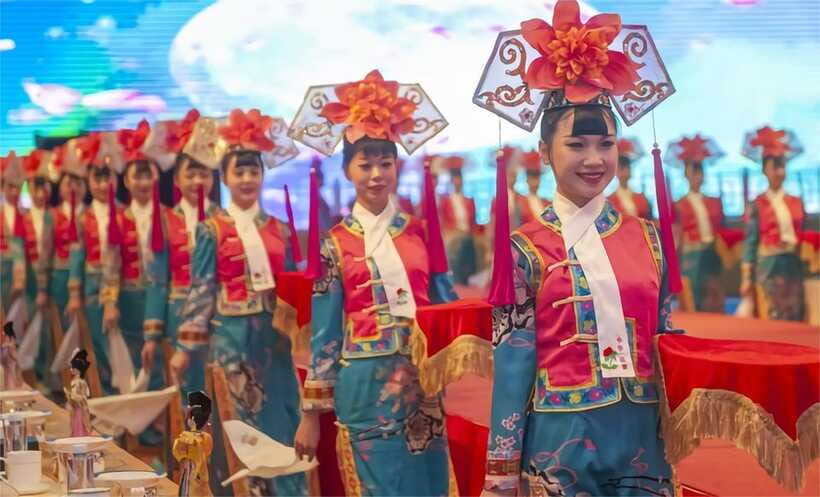 Beijing: Imperial Cuisine Experience & Cultural Performance - Should you book this Beijing imperial cuisine experience?