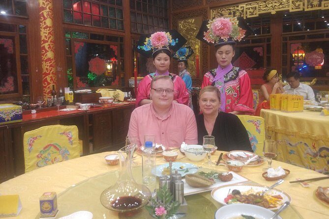 Beijing Imperial Dining Experience at Bai Jia Da Yuan Restaurant with Houhai Lake Bar Tour - Guides make a noticeable difference