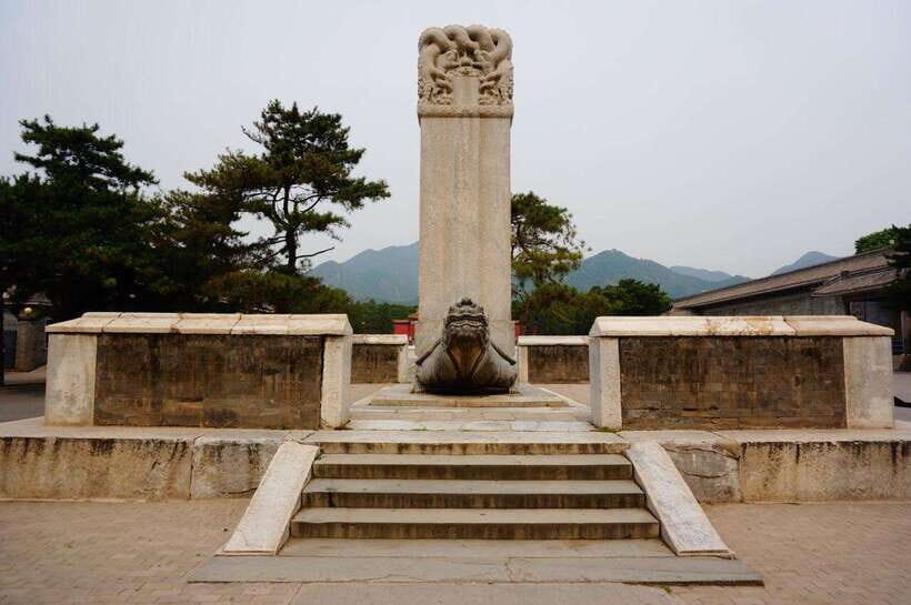 Beijing: Juyongguan Great Wall, Sacred Way & Ming Tombs Trip - Dingling Tomb: Underground Palace, Museum Treasures, and the Five-Chamber Walk