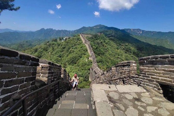 Beijing Layover: Mutianyu Great Wall Guided Tour or Transfer - Getting from the parking area to the Wall: shuttle + lift choices