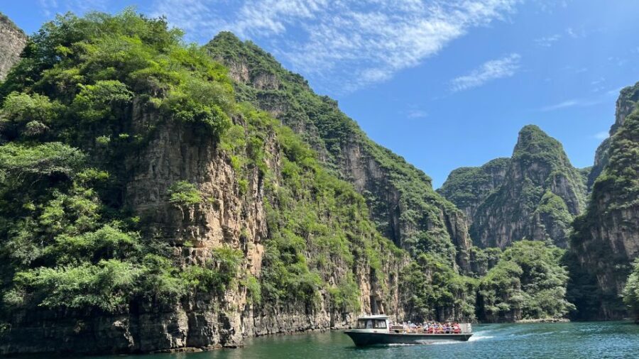 Beijing: Longqing Gorge w/Great Wall or Guyaju Private Tour - Choosing Guyaju Caves: rock-carved dwellings, fewer distractions