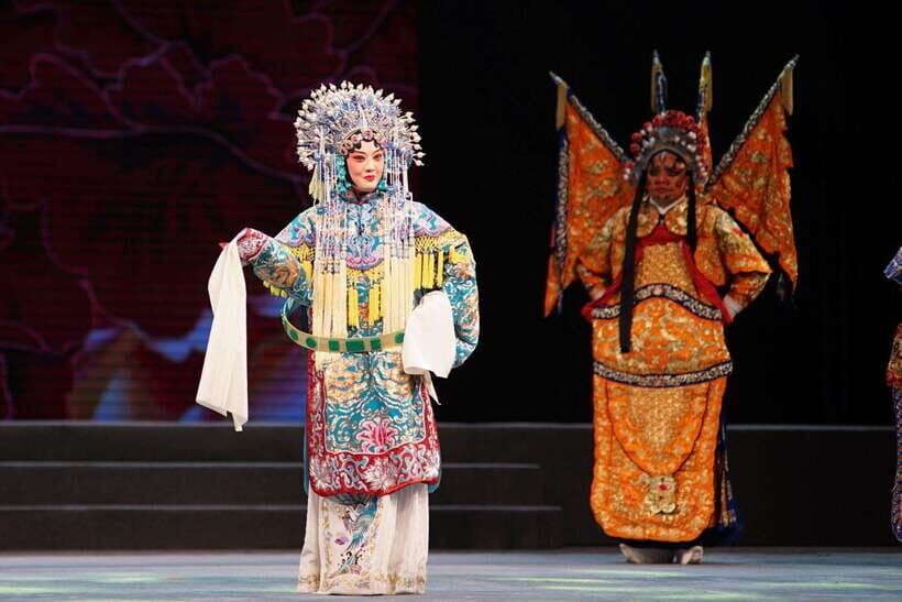 Beijing: Must-See Peking Opera at Liyuan Theatre Ticket - Liyuan Theatre and the Resumed Peking Opera Stage