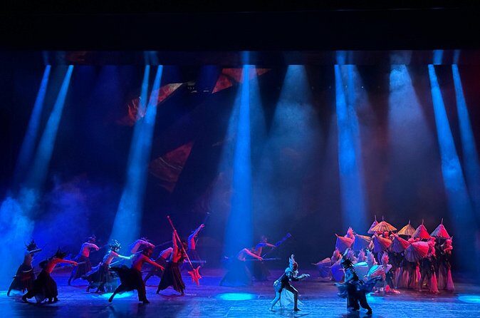 Beijing Night Golden Mask Dynasty Show Ticket with Guide and Pickup - Your guide (Linda) makes the difference
