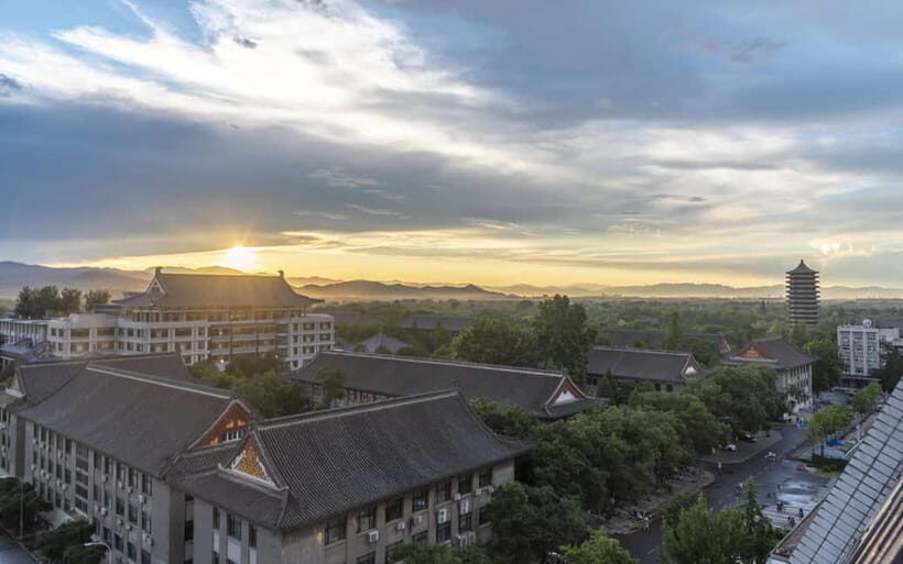 Beijing: Peking University Campus Guided Walking Tour - Boya Pagoda and Weiming Lake: learning PKU through two iconic views
