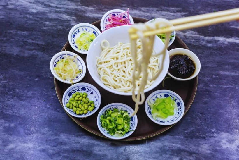Beijing：Summer Palace & Tea or Calligraphy Experience Tour - Lunch by the Palace: Zha Jiang Mian and Why It Works Here