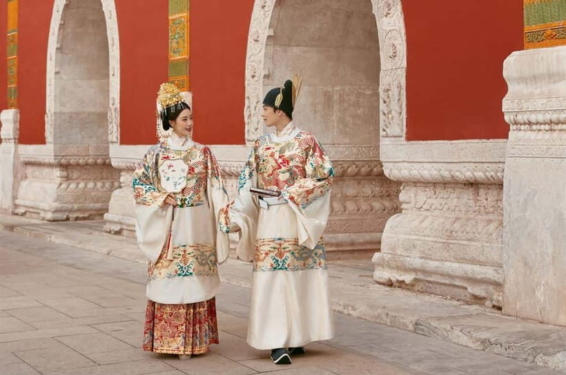 Beijing Traditional Hanfu Experience & Photoshoot for Groups - First Stop: Jinyu Hutong Station and Getting Set Up Fast