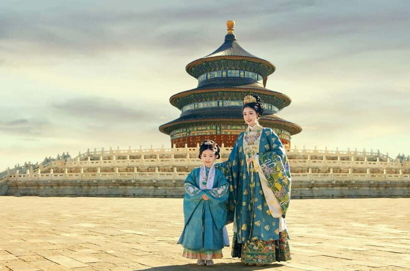 Beijing Traditional Hanfu Experience & Photoshoot for Groups - The Photoshoot by the Forbidden City Moat: Where the Pictures Happen
