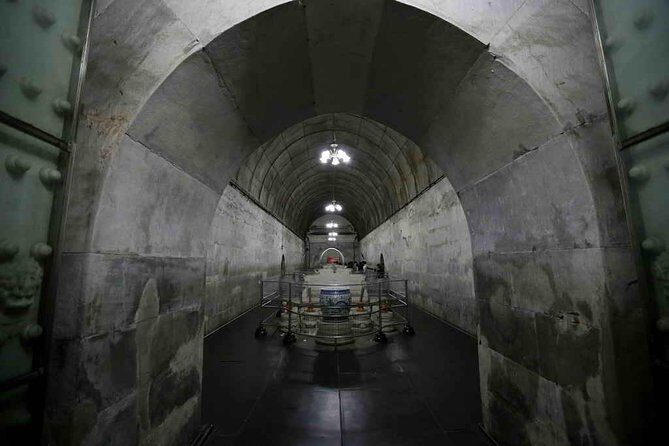 Boutique Tour: 2-Day Beijing Sightseeing Custom-Made Combo - Hutong shopping and Temple of Heaven: culture through streets and ritual space