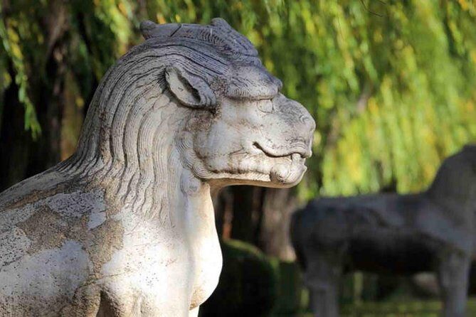 Boutique Tour: Juyongguan, Sacred Way and Dingling of Ming Tombs - Dingling Underground Palace: Wanli’s tomb and the artifacts
