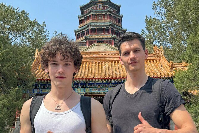 BusDa-Private Full Day Ancient Great Wall and Summer Palace - Guide energy: what Jackie Chan, Yo-yo, Yuly, Jojo, and Betty add to the day