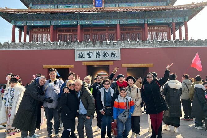BusDa-Sunset Glow at Mutianyu Great Wall Night Bus Tour w/ Ticket - Food timing: where the evening can get tricky