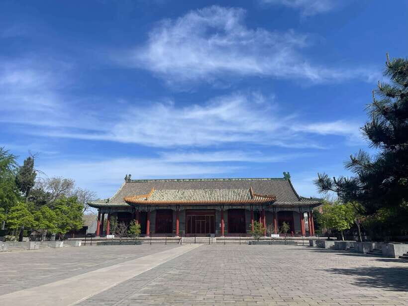 Chinese Kungfu class in old temple beside Forbidden Ci - The Setting: Pudusi Inheritance Beside the Forbidden City East Gate
