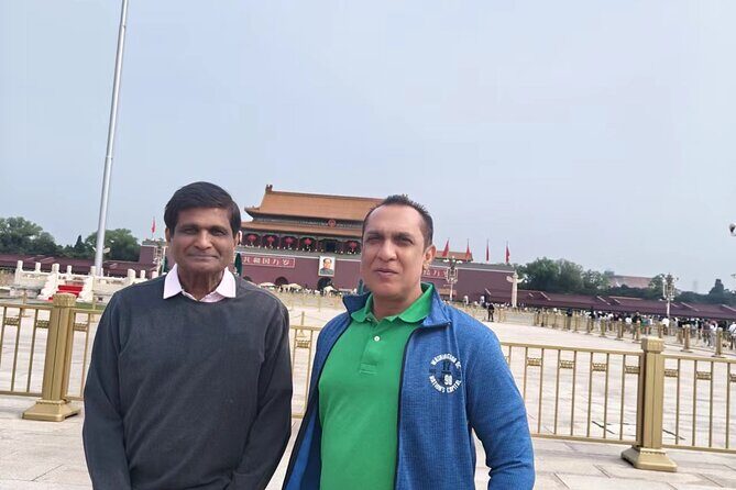 Explore Beijing's Tiananmen,Forbidden city andMutianyu with guide - A door-to-door Beijing day with less friction
