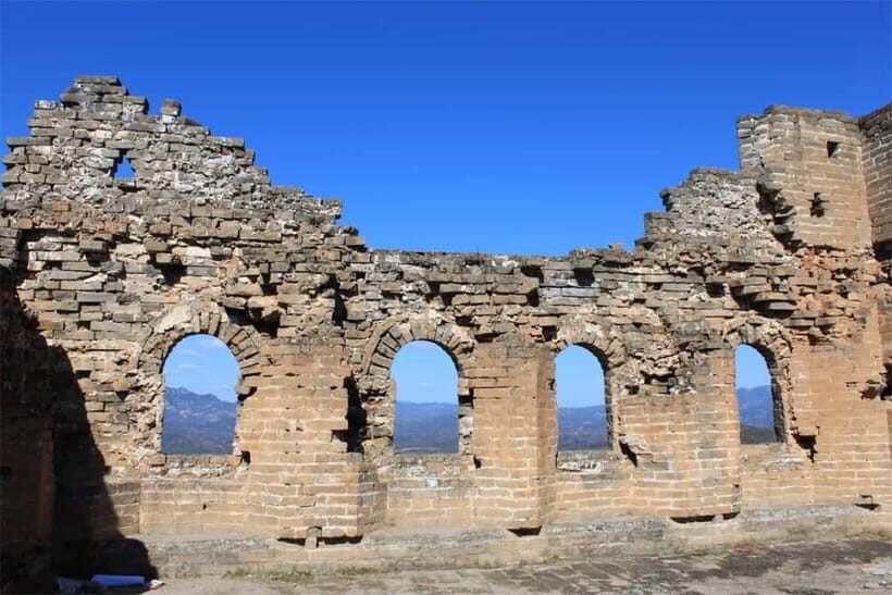 From Beijing: Small Group Hike at Jinshanling Great Wall - Seasonal notes: closed sections and shorter routes in winter