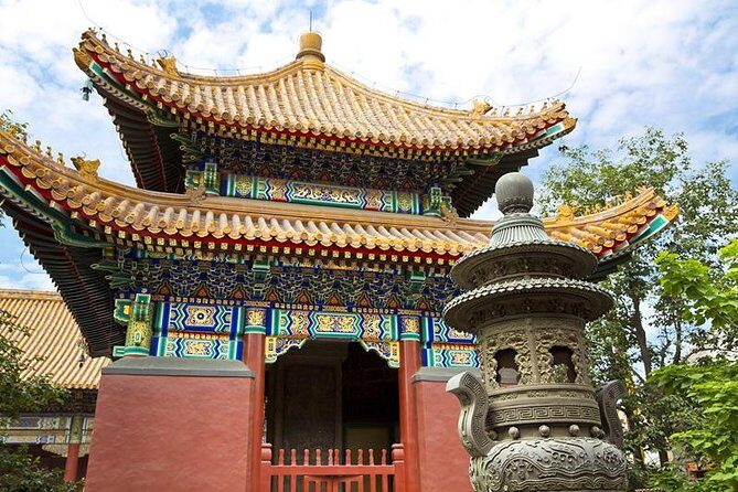 Full-Day Beijing City Tour: Hutongs, Lama Temple and Panda House - Panda House at the zoo: giant pandas without the whole-day planning