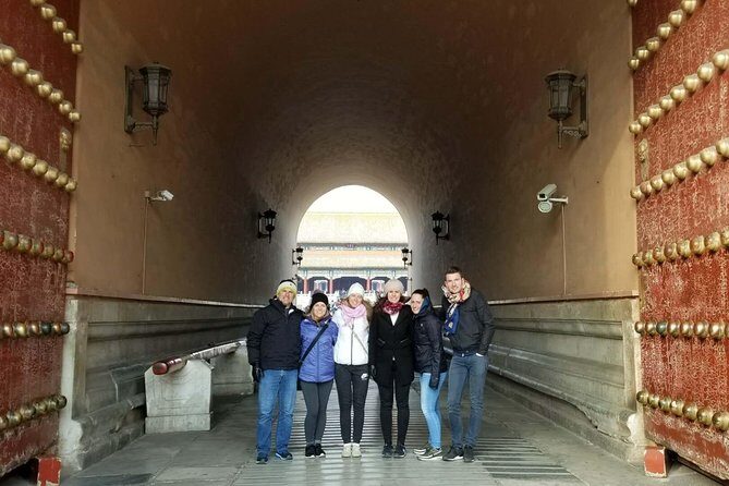 Great Wall & Forbidden City Layover Small Group Tour (9AM-5PM) - Airport pickup at Starbucks (Terminal 3) and how the day actually moves