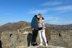 Great Wall & Old City Hutong Join In Group Layover Tour (9AM-5PM) - Airport Logistics: Pickup, Mobile Ticket, and Staying on Schedule