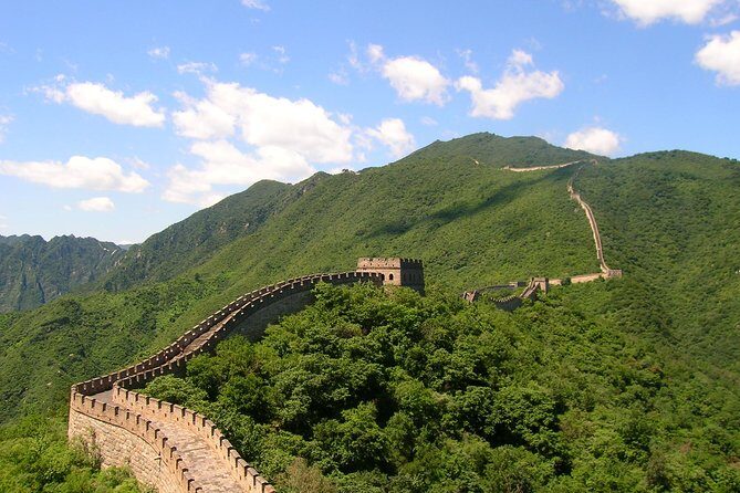 Group Tour Including Mutianyu Great Wall And Buffet Lunch - Guide quality: why it can make or break the day