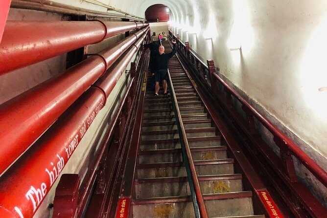 Half-Day Private Beijing Hutong Walking Tour with Dim Sum - Hou Hai and Shichahai: lake views, hutong energy, and bridge hopping
