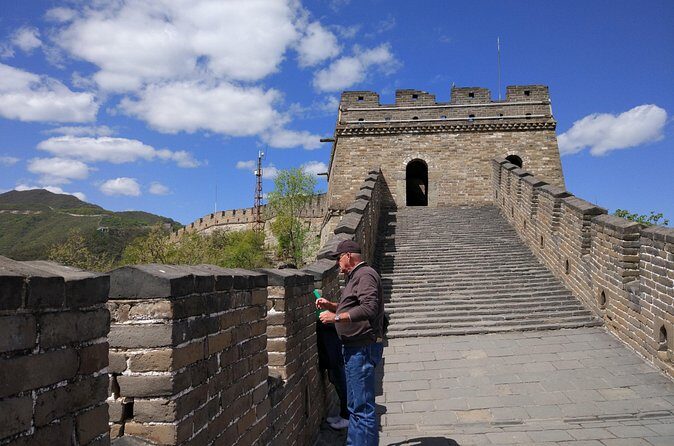 Mini Group: Half-Day Great Wall at Mutianyu Hiking Tour - Should you book this Mutianyu half-day tour?