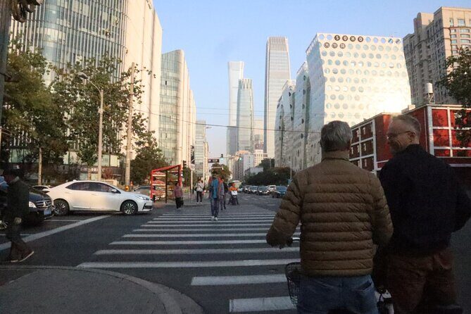 Modern Beijing Discovery by Bike - The Place: The Largest Roof TV Screen Moment