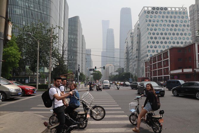 Modern Beijing Discovery by Bike - CCTV New Mansion: The Pants and Modern Design Trivia