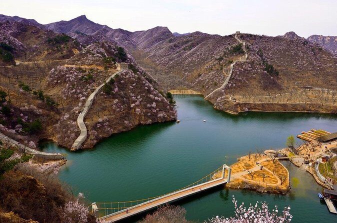 Mutianyu and Huanghuacheng Great Wall Private Tour with English Speaking Driver - Huanghuacheng Great Wall: different scenery and a summer add-on from the lake
