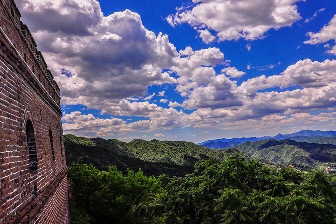 Mutianyu Great Wall Private VIP Tour with Peak Restaurant Dining and Cable Car - On the Wall with cable car or chairlift: how the rides fit into the experience